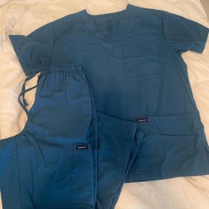 Dagacci Caribbean blue small scrubs